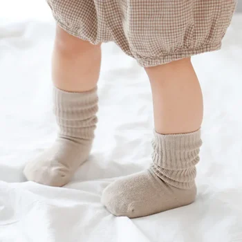 През пролетта и есента на Нови детски чорапи с нескользящим лепило, детски чорапи, без костилка, свободни чорапи на пода