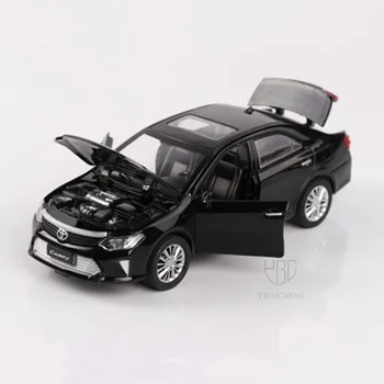 1/32 Метална модел автомобил Toyota Camry, монолитен под натиск от сплав Симулация модел на колата, играчка със звук и осветление, кола играчки за деца