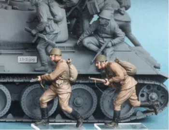 Колекция от модели на фигури от смола 1/35 Военна Миникартинка мотопехоты на Съветския Съюз 2 човек в разглобено формата на Неокрашенный Безплатна Доставка